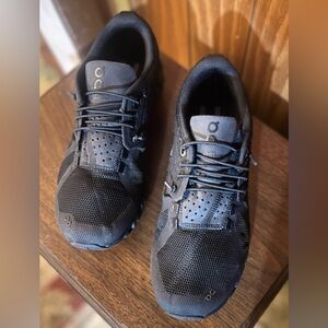 OnCloud 5 Womens Black Running Shoes Size 7.5